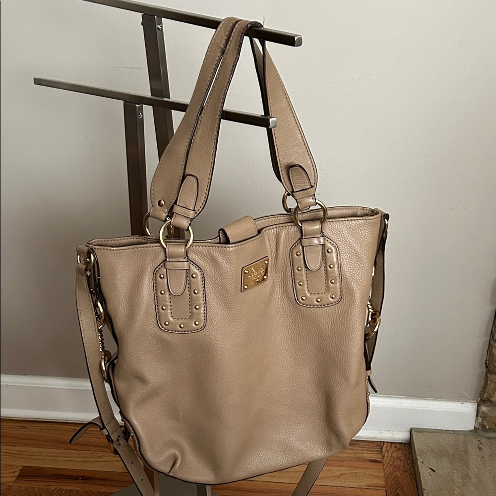 Authentic Michael Kors Elegant Tan Leather Tote Bag